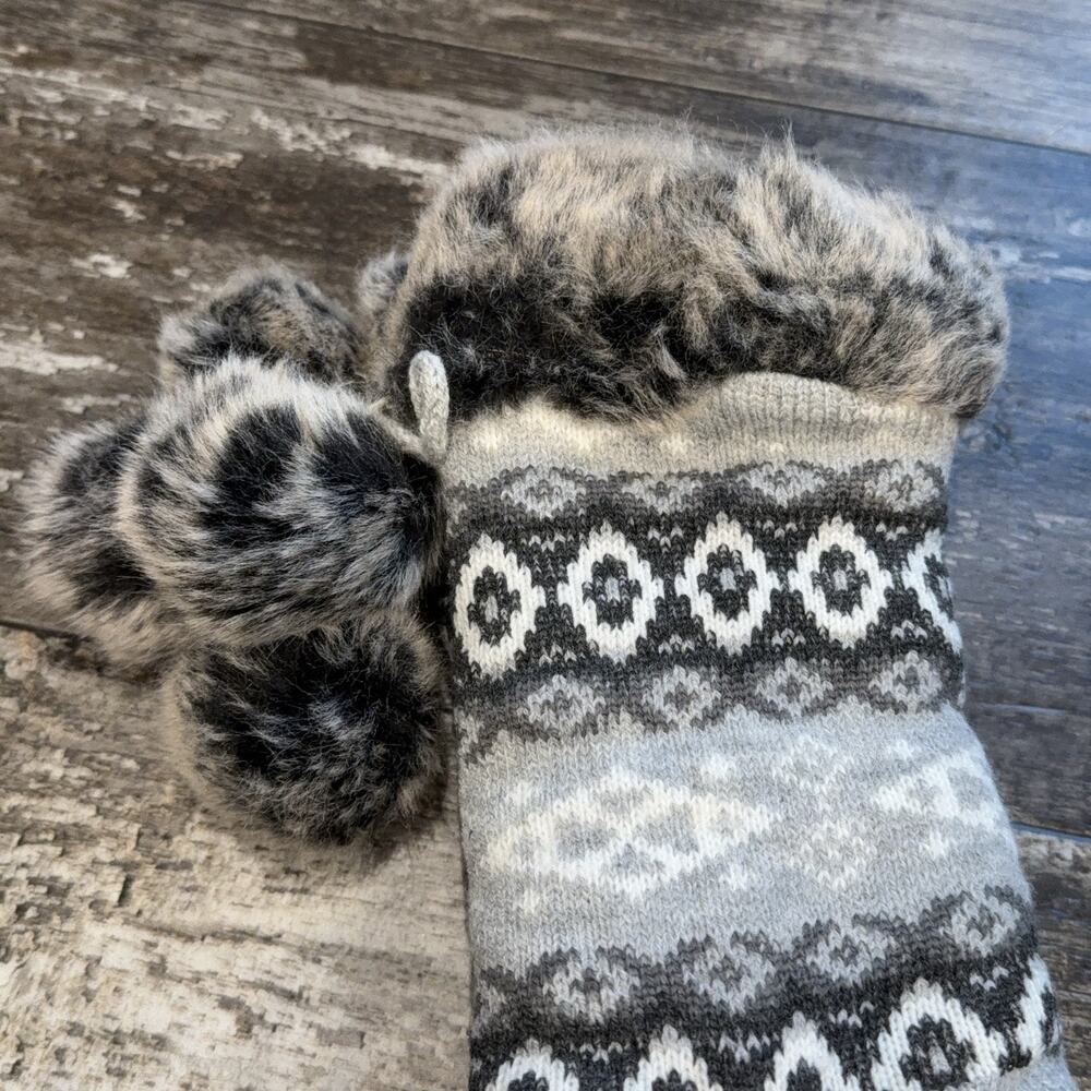 Muk Luks Womens Cabin Sock L/XL 8-10 Gray Cozy Faux Fur Slip Resistant Winter - Picture 6 of 8